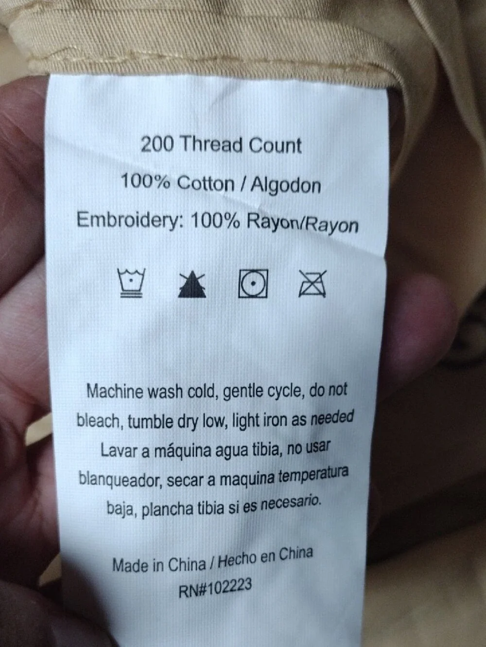 200 Thread count 100% cotton sheet biege 4 pillow cases, one flat sheet KING new